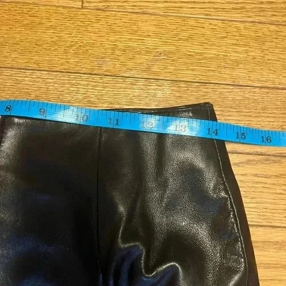 [8]Danier  Navy Blue Leather Pencil Skirt - Picture 6 of 8